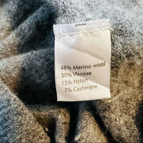 Benedetta B Merino Wool & Cashmere Italian V-Neck Sweater, Gray, Size Medium - Picture 12 of 12
